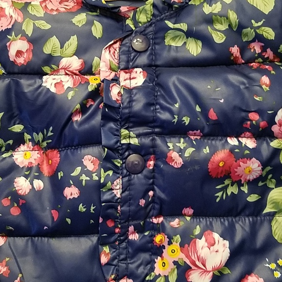 New Girls Navy Ruffled Autumn Winter Puffer Vest - Picture 6 of 8